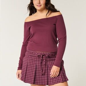 Hollister Long Sleeve Off the shoulder top